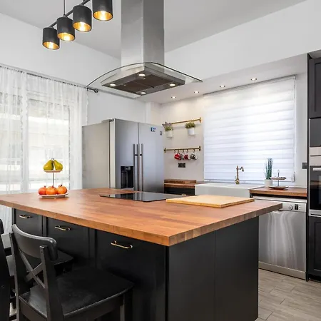 Emerald * Rhodes City