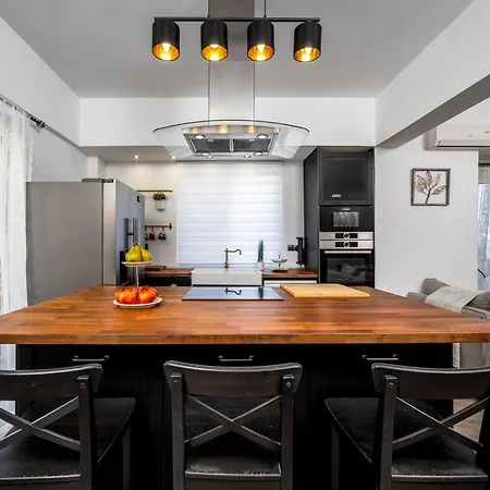 Emerald * Rhodes City